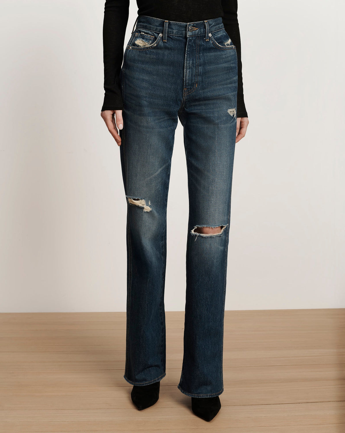 Veronica Beard | Dylan Distressed Straight-Leg Jean in Medium Wash City Lights