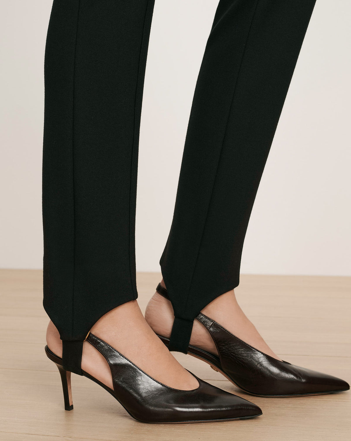 Veronica Beard | Landren Slim Stirrup Pant in Black Black