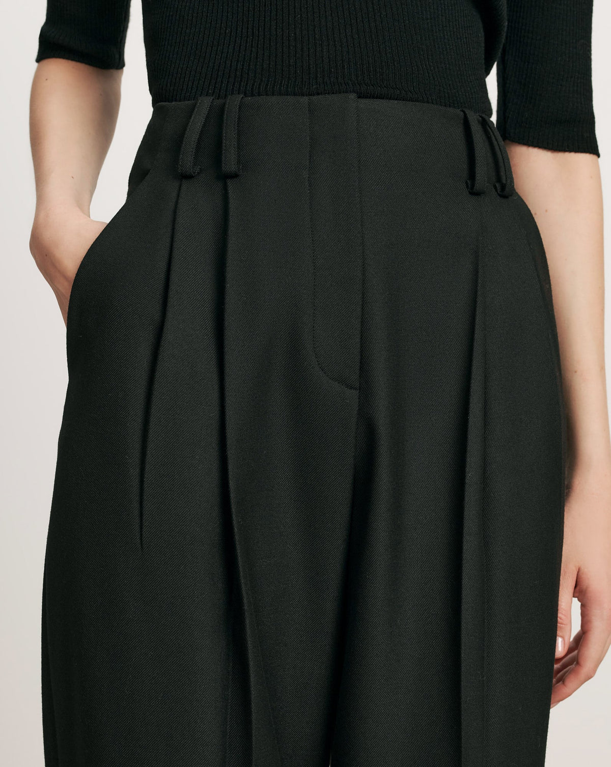 Veronica Beard | Whitlock Barrel Pant in Black Black