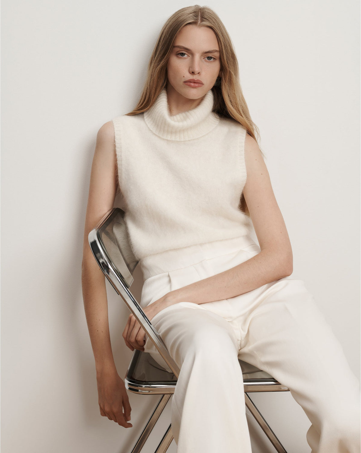 Veronica Beard | Mazzy Brushed Cashmere Sleeveless Sweater in Ivory Ivory