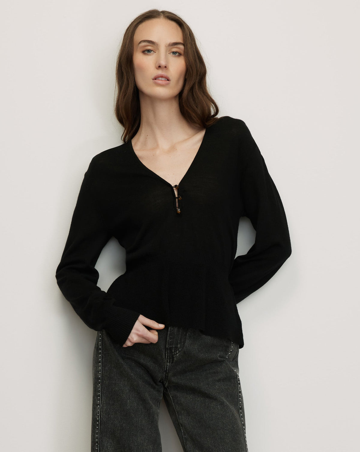 Veronica Beard | Zainen Merino Wool V-Neck Pullover in Black Black