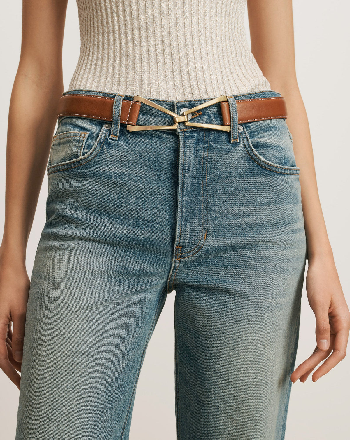 Veronica Beard | V Leather Belt in Hazelwood Hazelwood