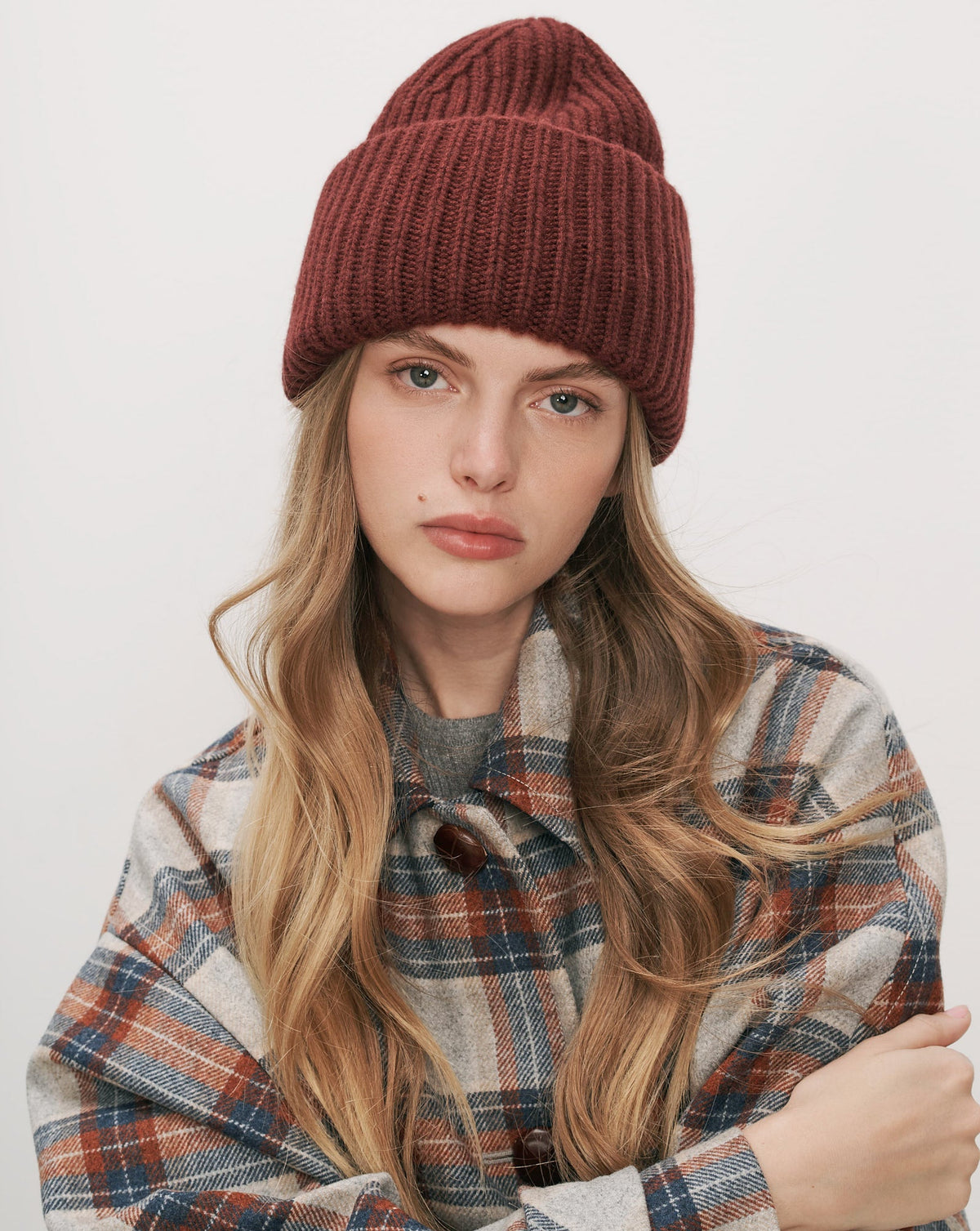 Veronica Beard | Wool-Cashmere Beanie in Burgundy Burgundy