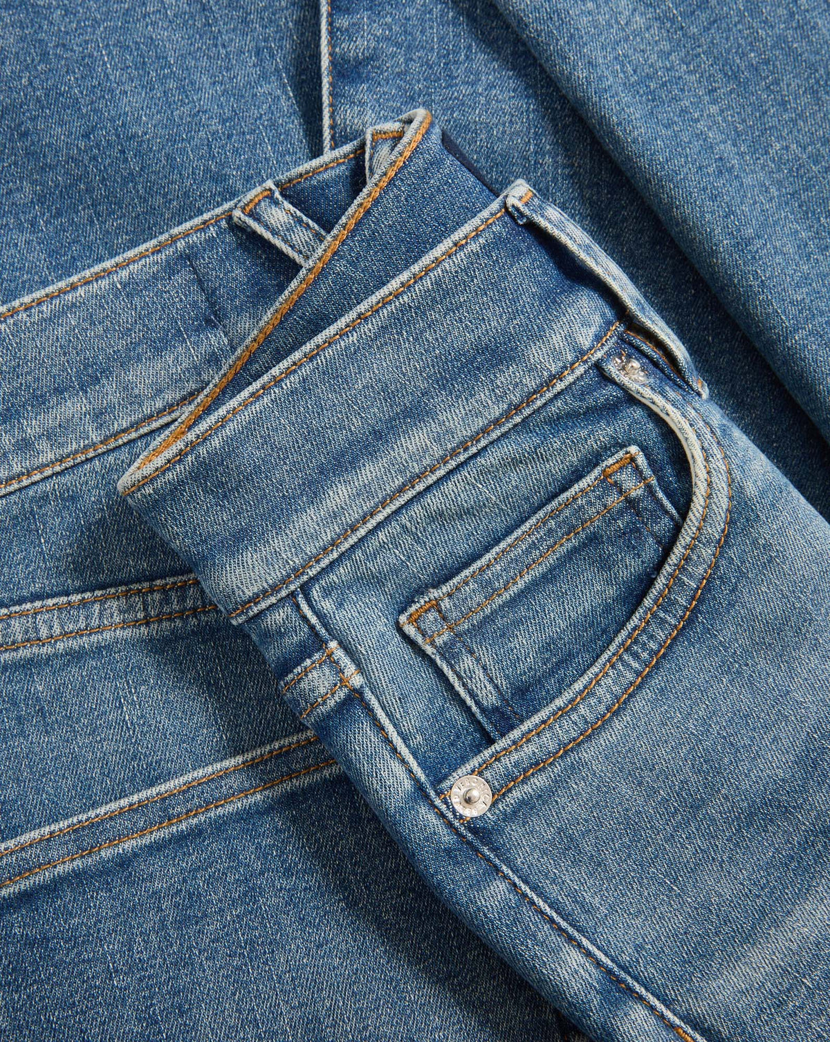 Veronica Beard | Crosbie Slim Wide-Leg Jean in Washed Blue Memory Lane