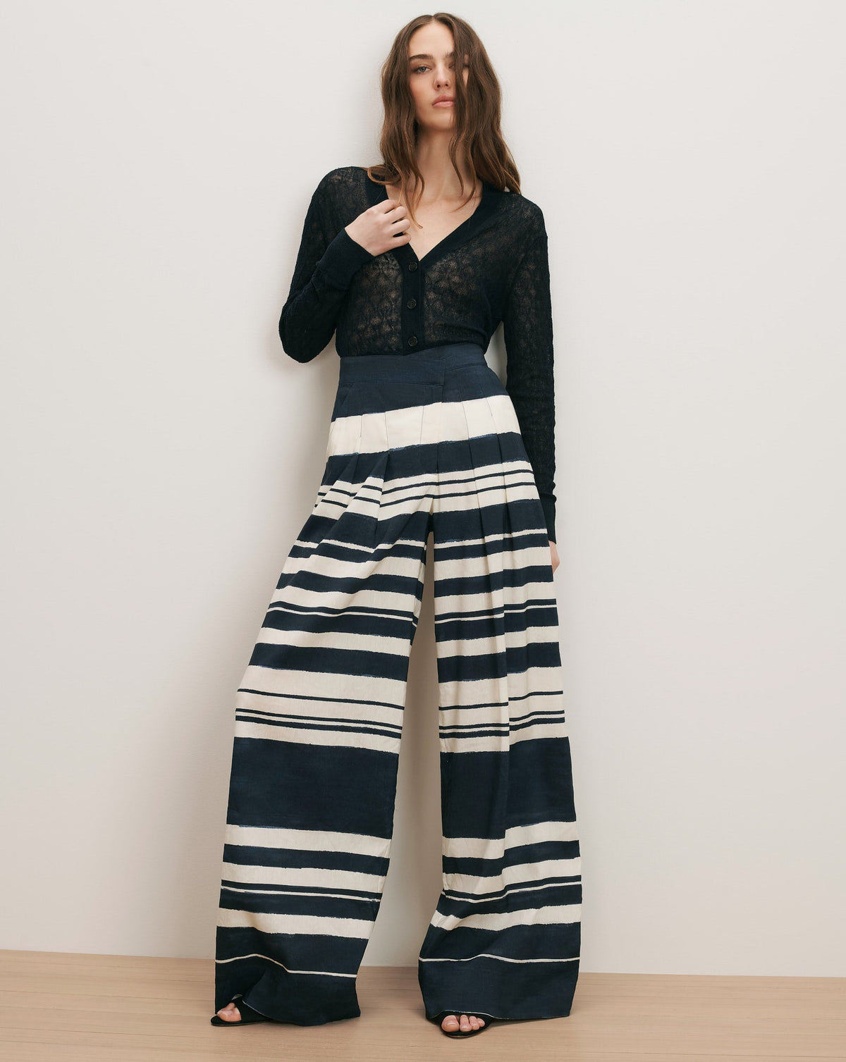 Veronica Beard | Heron Crossover Waistband Pant in Navy & Dove Stripes Navy/Dove White