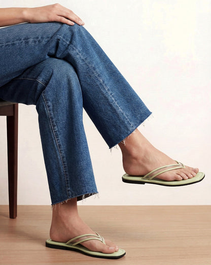 Veronica Beard | Clea Jelly Flip-Flop Sandal in Clear & Light Green Pistachio Clear/Light Pistachio