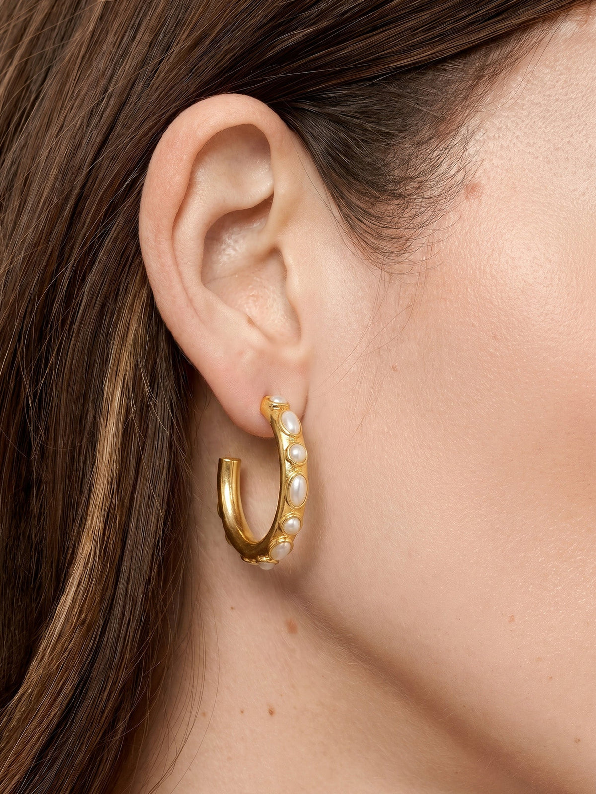Veronica Beard | Pearl Hoop Earring in Gold/Pearl Gold/Pearl