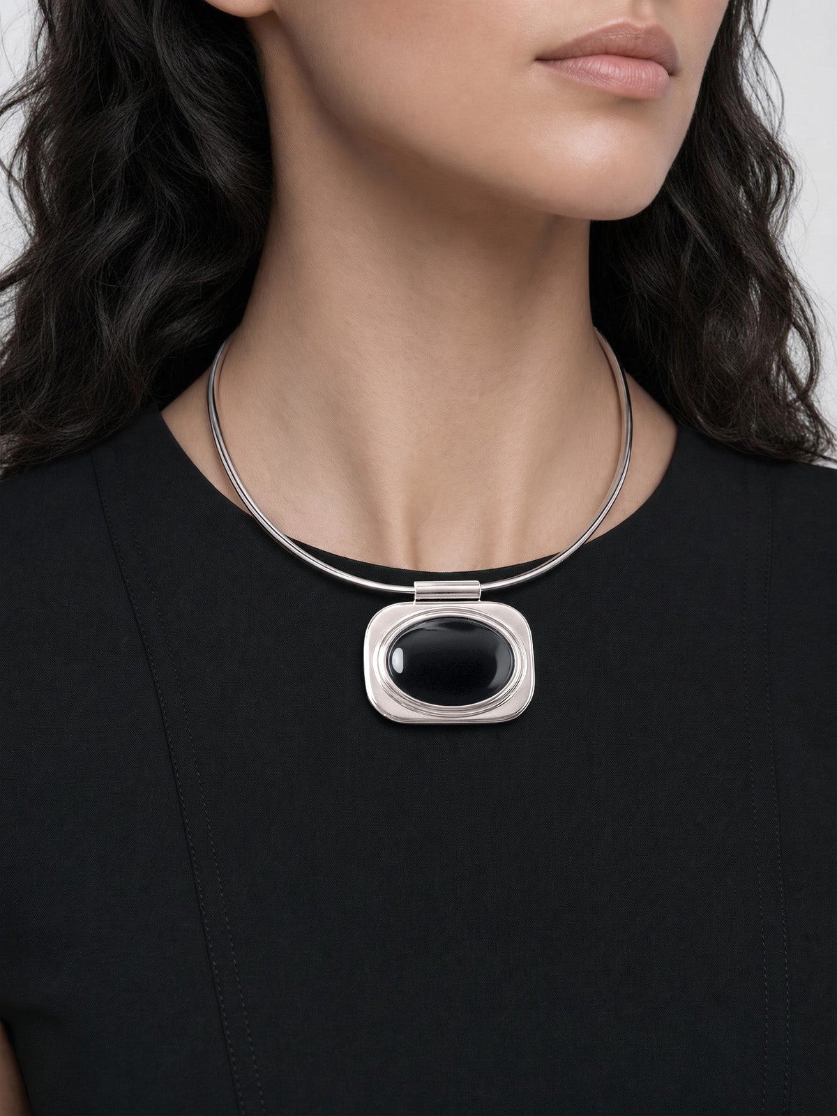 Veronica Beard | Onyx Cabochon Collar Necklace in Silver/Black Silver/Black