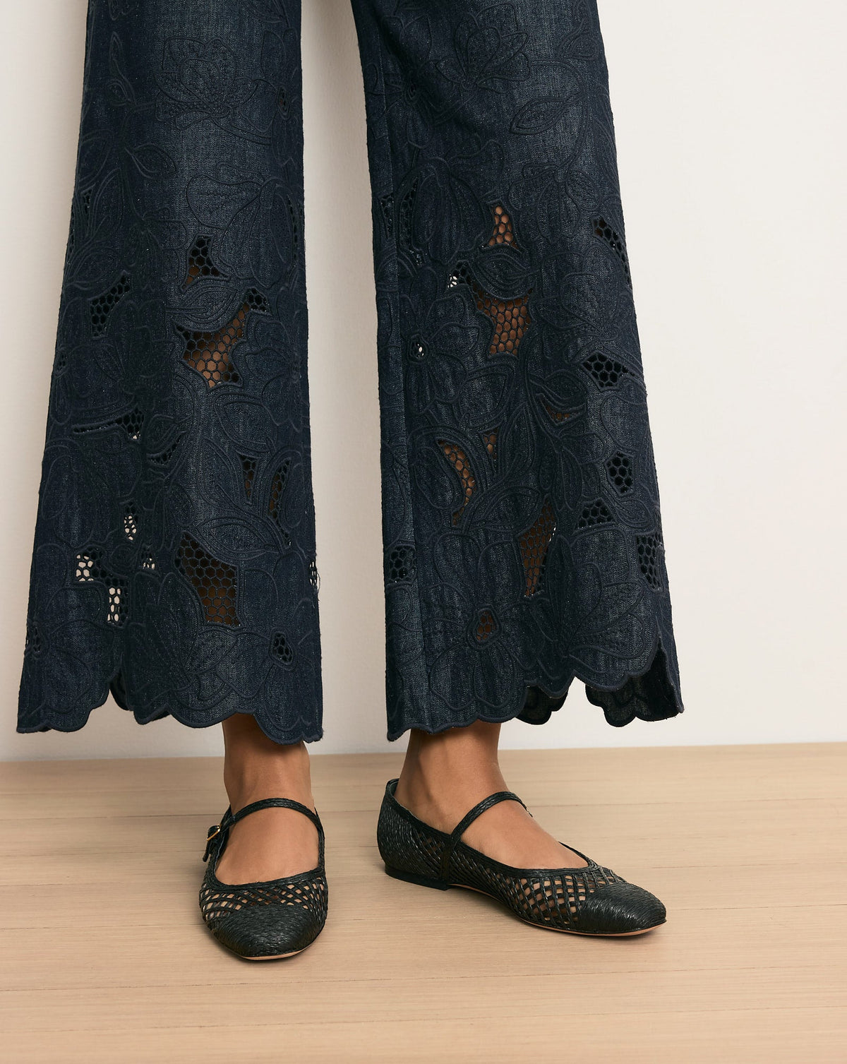 Veronica Beard | Ellie Woven Raffia Flat in Black Black