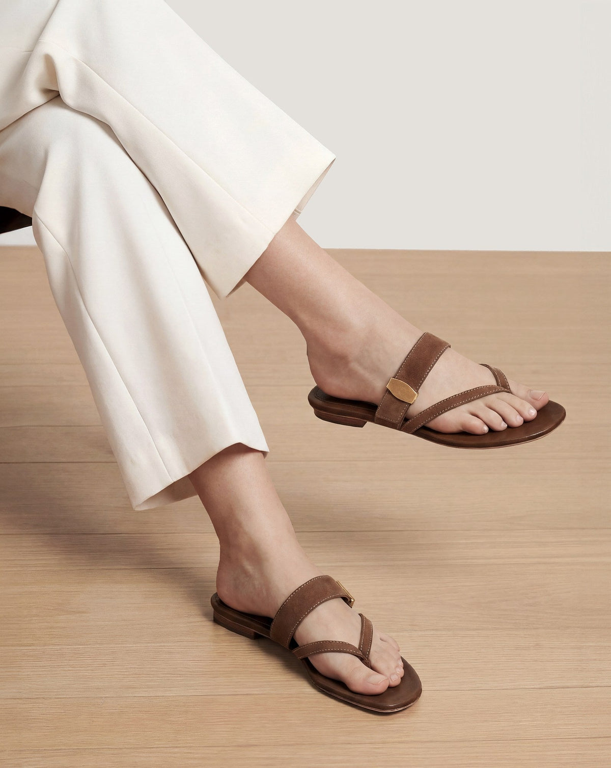 Veronica Beard | Salva Dash Flat Sandal in Light Brown Chestnut Chestnut