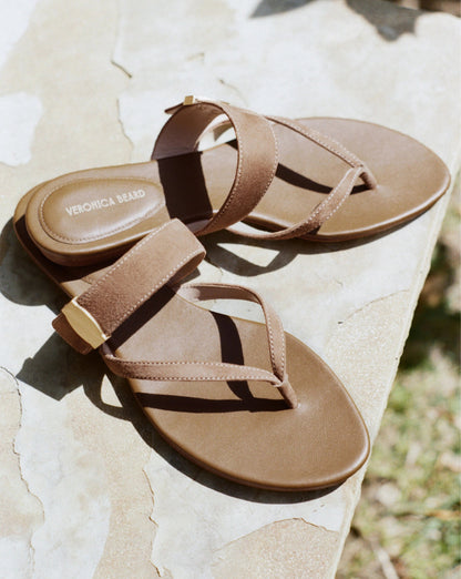 Veronica Beard | Salva Dash Flat Sandal in Light Brown Chestnut Chestnut